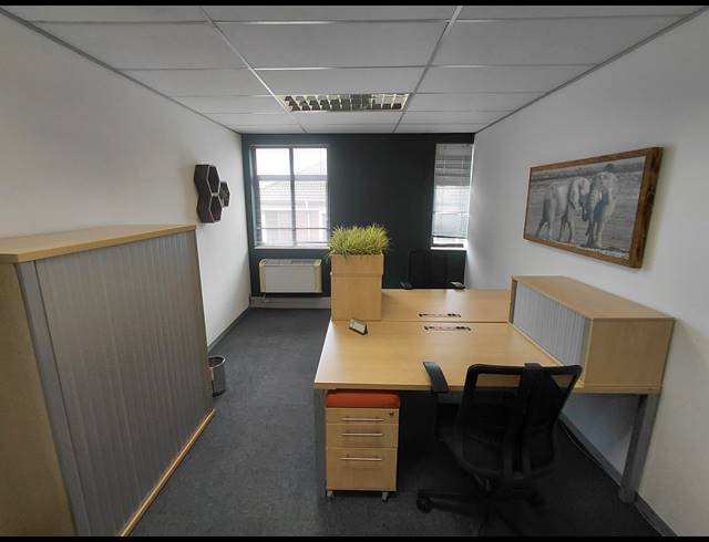 25.30M² OFFICE TO LET IN FOURWAYS